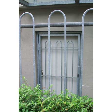 Gittertuer_Bogenform_Heidenescher-Koeln